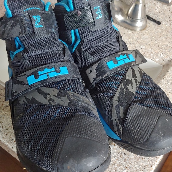 Lebron - Picture 2 of 8